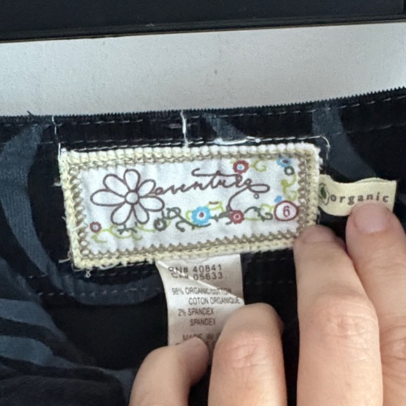 Black Circle Pattern Skirt - Picture 4 of 4